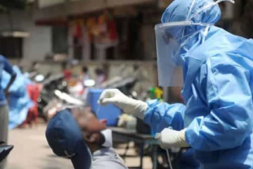 ඔමික්‍රෝන් ආසාදිත මෙරට පළමු කාන්තාවට දඩ.. හේතුව මෙන්න