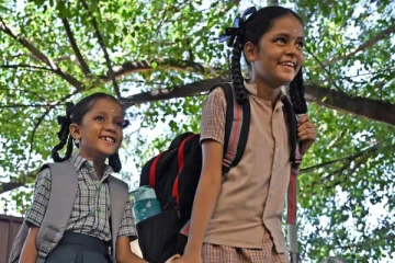 தமிழக பள்ளிகளுக்கு 12 நாட்கள் தொடர் விடுமுறை- பள்ளிக்கல்வித்துறை உத்தரவு