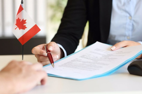 கனடாவில் வேலை வாய்ப்பு என மோசடி ; ஒரே நாளில் நான்கு அதிகாரிகள் கைது | Four Officials Arrested In Day Fraud Job In Canada