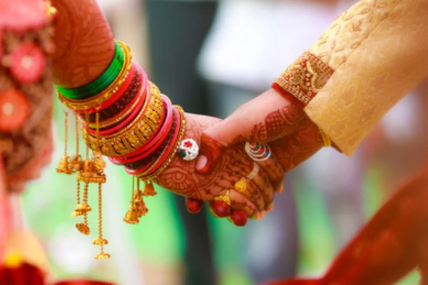 திருகோணமலையில் திருமண வீட்டில் கைகலப்பு; தாயும் மகனும் வைத்தியசாலையில்! | Matrimonial Home In Trincomalee 4 People Hospital