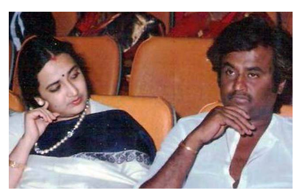 திருமணத்தில் பத்திரிக்கையாளர்களை ஓடஓட துரத்திய ரஜினிகாந்த்.. ஆணவத்தில் பெரிய மனுஷன் செய்ற காரியாமா? | Sensational Incident At Rajinis Wedding Press