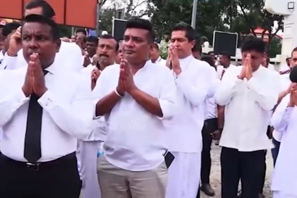 பௌத்த தர்மத்தை காக்கும் கடவுள்களே தேரர்கள்! சஜித்தின் அதிரடி பாய்ச்சல் | Sajith Premadasa Monks In Sri Lanka