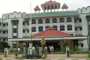 கல்வி அனைவருக்கும் இலவசமாக வழங்கப்பட வேண்டும் - நீதிபதிகள்