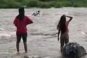 සිසුන් දෙදෙනෙකුගේ දිවි බේරා ගත් පොලිස් සැරයන් ගේ කතාව..