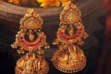 தொடர்ந்து உச்சத்தில் தங்கம் விலை - எப்போது தான் வாங்குவது?