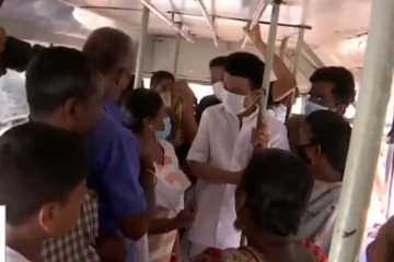 ஆனா ஆவன்னா வாத்தி ரைடுனா.. அரசு பேருந்தில் ஏறி திடீரென ஆய்வு மேற்கொண்ட முதல்வர் !