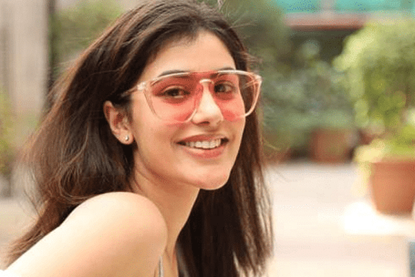 பிரபல இளம் நாயகியை காதலிக்கும் நடிகர் சுந்தீப் கிஷன்- யாரு தெரியுமா? | Sundeep Kishan In Love With Young Actress