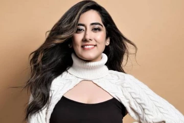 பாடகி ஜோனிடா காந்தியா இது, தலைமுடியை கலரிங் செய்து இப்படி மாறிவிட்டாரே?- அதிர்ச்சியான ரசிகர்கள்