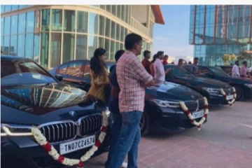 ஊழியர்களுக்கு BMW காரை பரிசாக வழங்கி இன்பதிர்ச்சி கொடுத்த சென்னை ஐ.டி நிறுவனம்