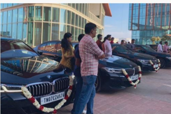 ஊழியர்களுக்கு BMW காரை பரிசாக வழங்கி இன்பதிர்ச்சி கொடுத்த சென்னை ஐ.டி நிறுவனம் - தமிழ்நாடு