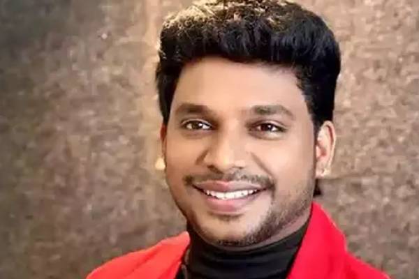 தந்தையின் நண்பனுக்கு இந்திரஜா சங்கர் கொடுத்த சர்ப்ரைஸ்! நெகிழ்ச்சி தருணம் | Nanjilvijayan Birthday Indraja Shankar Gift Video