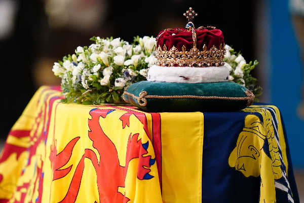 ராணி உடல் புதைக்கப்படும் நாளில் மட்டும் இத்தனை கோடி செலவா? இளவரசர் திருமணத்தை விட அதிகம் | Queen Monday Funera Security Cost