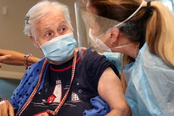 4-ஆவது  தடுப்பூசி செலுத்தும் பணியை  தீவிரப்படுத்திய நாடு!