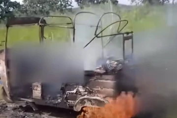 முச்சக்கரவண்டியுடன் தீ வைத்து எரித்து கொலை ; பொலிஸார் க்ஷாக்