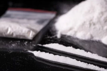 மாணவர்களுக்கு போதைப்பொருள் விற்ற 15 வயது மாணவன்