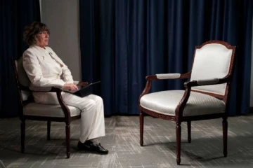 போராட்டத்தால் பலியாகும் உயிர்கள்! ஆடை காரணமாக பேட்டி அளிக்க மறுத்த ஜனாதிபதி.. வெடித்த சர்ச்சை