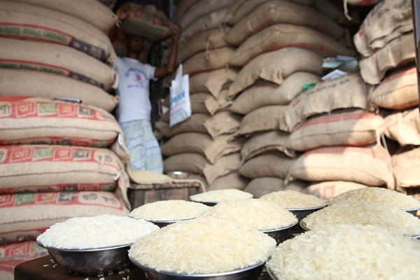 தற்காலிகமாக அரிசி இறக்குமதியை நிறுத்துவதற்கு தீர்மானம்! அமைச்சர் வெளியிட்ட  தகவல் - ஐபிசி தமிழ்