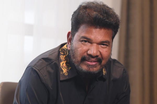 தொடர் தோல்வி, ஆனாலும் முயற்சியை கைவிடாத ஷங்கர்.. ரூ. 1000 கோடியில் உருவாகும் பிரம்மாண்ட படம் | Shankar Velpari Movie Budget