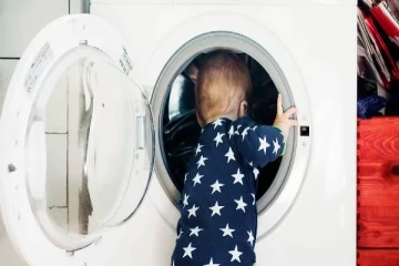 வாஷிங் மெஷினில் தவறி விழுந்த குழந்தை... கதறிய தாய் - 19 நாட்களுக்கு பிறகு உயிர் பிழைத்த அதிசயம்