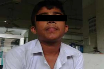 யாழ்.நோக்கி வந்த பேருந்தில் மாணவனை தாக்கிய நடத்துனர்