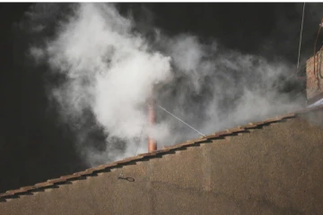 புதிய பாப்பாண்டவர் தெரிவில் வெள்ளைப் புகை