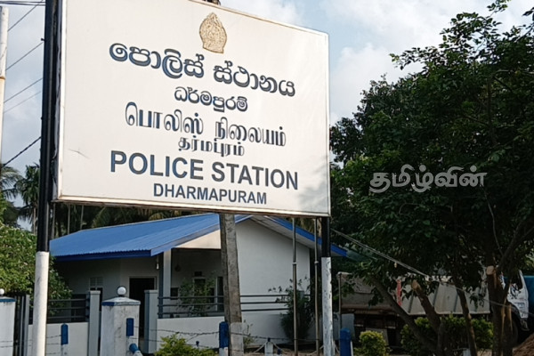 மணல் ஏற்றிய போது வசமாக சிக்கிய டிப்பர் சாரதிகள் | Police Seize 5 Tippers Loaded With Sand