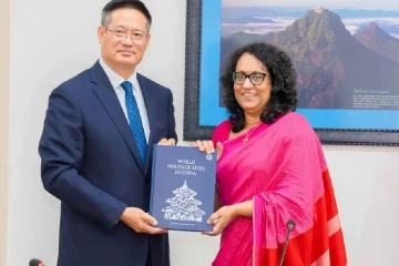 චීන තානාපති සහ අගමැතිනි හරිනි අතර හමුවක්