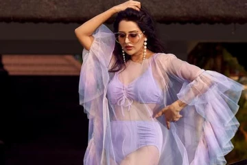 ரைசா வில்லனின் உச்சகட்ட கிளாமர் போட்டோஷூட்