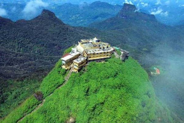 சிவனொளிபாதமலை தரிசிக்க சென்ற சுமார் 35 பேர் அதிரடி கைது! | Sivanolipadamalai Visit 35 People Were Arrested