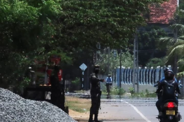 கிழக்கின் பல இடங்களிலும் இராணுவ சோதனைச்சாவடிகள்: வீதி ரோந்து நடவடிக்கைகளும் முன்னெடுப்பு (Photos)