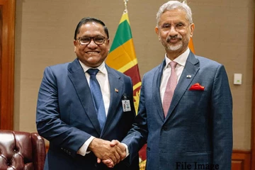 ජයිශංකර් සහ ඇමති විජිත අතර විශේෂ සාකච්ඡාවක්