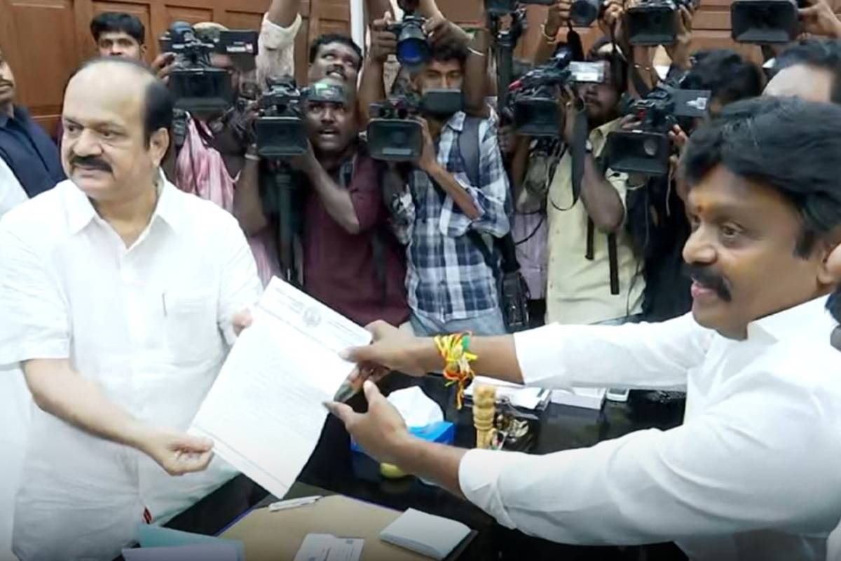 அதிமுக எம்எல்ஏ இசக்கி சுப்பையா ராஜினாமா - சபாநாயகர் ஏற்க மறுத்தது ஏன்? | Admk Mla Esakki Subaya Resigns Will Join Tvk அதிமுக எம்எல்ஏ இசக்கி சுப்பையா ராஜினாமா - சபாநாயகர் ஏற்க மறுத்தது ஏன்? | Admk Mla Esakki Subaya Resigns Will Join Tvk