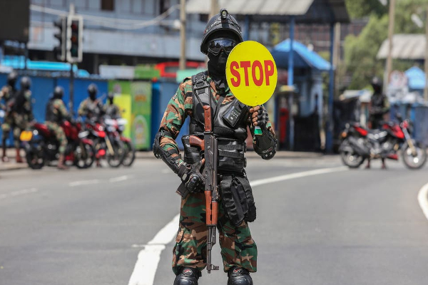 பண்டிகைக் காலத்தில் நாட்டை முடக்குவதா? பயணத்தடையா? வெளியான அறிவிப்பு (காணொளி) - ஐபிசி தமிழ்