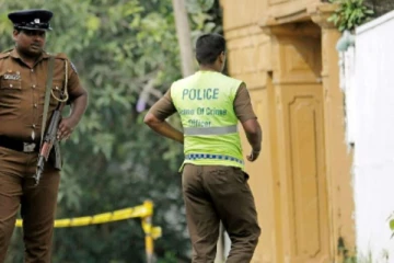 துடிதுடித்து பிரிந்த உயிர் ; தகாத உறவுக்காக மனைவி செய்த கொடூர செயல்