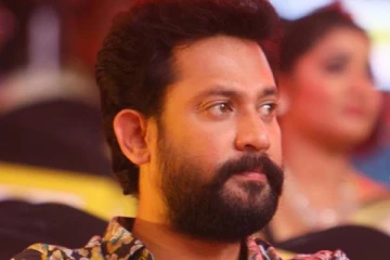 பிக்பாஸாலேயே பாராட்டப்பட்ட போட்டியாளர் தீபக்கின் சில கூல் க்ளிக்ஸ்