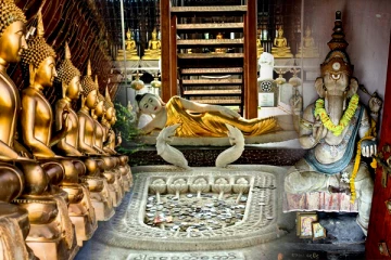 பௌத்த விகாரைக்குள் இந்து தெய்வங்கள்! படையெடுக்கும் மக்கள் (Video)