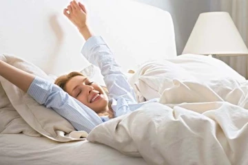 காலையில் எழுந்ததும் நீங்கள் செய்யக்கூடாத விடயங்கள் என்னென்ன தெரியுமா?