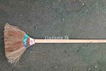 කොස්සක් කැඩෙනකම් ලේලියගෙන් නැන්දම්මාට කොසු ප්‍රහාරයක් - තුවාල ලැබූ නැන්දම්මා රෝහලේ.