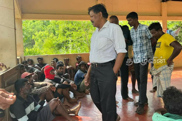 தண்ணிமுறிப்பு குளத்தில் அத்துமீறி மீன்பிடியில் ஈடுபட்ட பெரும்பான்மையினர்: மக்களிடையே முறுகல் நிலை | 38 Arrested Illegal Fishing Thanimurippu