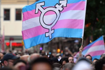 සංක්‍රාන්ති ලිංගික කාන්තාවන්ට තහංචියක්..