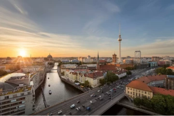 ஜேர்மன் தலைநகர் பெர்லினில் பரபரப்பை உருவாக்கிய சம்பவம்: 22,000 பேர் வெளியேற்றம்