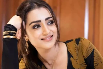 அட த்ரிஷாவா இது? பள்ளி சீருடையில் எப்படி இருக்காங்கன்னு பாருங்க