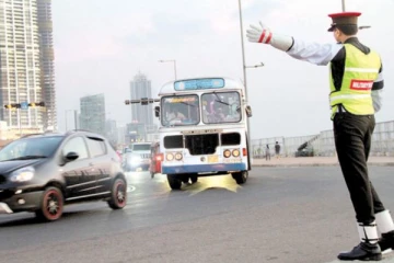 பாதசாரி கடவையில் சென்ற பெண்ணை மோதிய வாகனம்