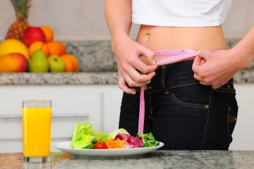 உடல் எடையை ஈசியா குறைக்கணுமா? இந்த உணவுகளை சாப்பிட்டு பாருங்க