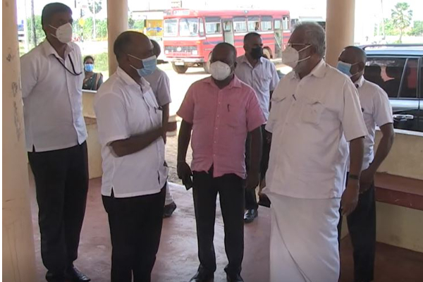 கிளிநொச்சி மாவட்டத்தில் இடம்பெறுகின்ற அபிவிருத்திகள் தொடர்பாக அமைச்சர் ஆய்வு! | India Sl Kilinochchi Mullaitivu Douglasdevananda