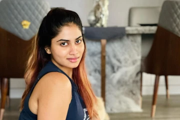 துளி கூட மேக்கப் இல்லாமல் இருக்கும் ஷிவானி நாராயணன்.. எப்படி இருக்கிறார் பாருங்க