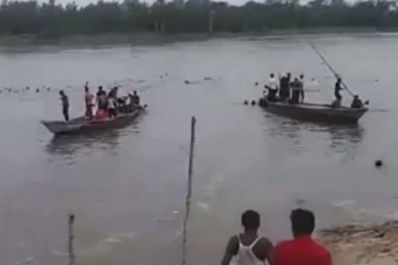 பங்களாதேஷில் படகு கவிழ்ந்து விபத்து - பலி எண்ணிக்கை 49 ஆக உயர்வு