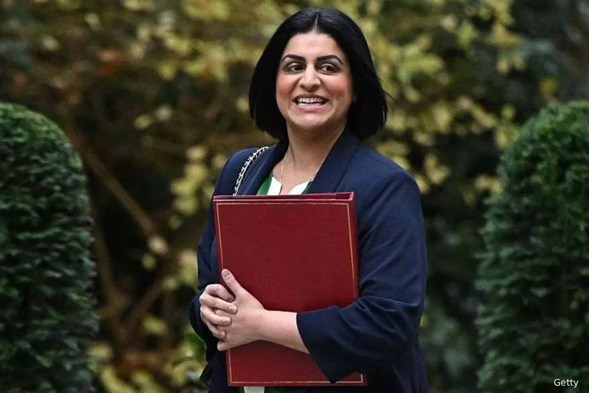 அகதிகள் தொடர்பில் பிரித்தானியா கொண்டுவரும் புதிய விதி | Uk Bring New Law For Asylum Seekers Refugee Status