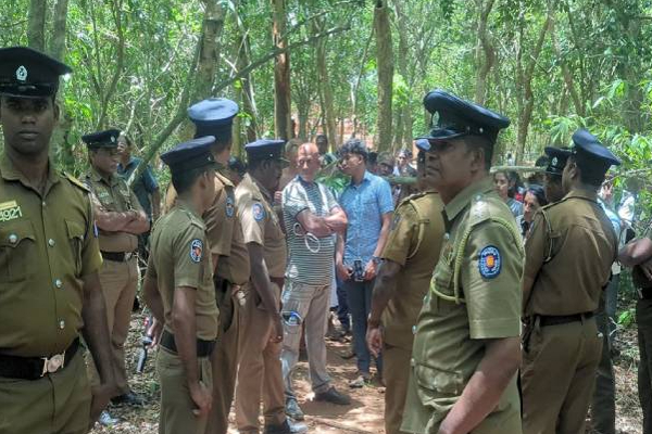 குருந்தூர்மலையில் பொலிஸாரின் தீவிர கண்காணிப்பில் பொதுமக்கள்! | Kurundurmalai Public Under Police Surveillance