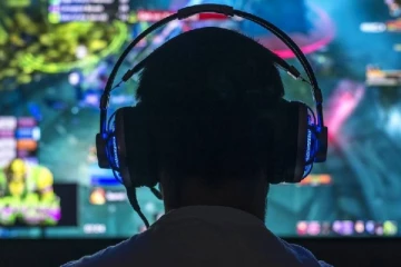 பெற்றோருக்கு தெரியாமல் போதைப்பொருள் கடத்தும் ஓன்லைன் கேம் விளையாடும் குழந்தைகள்! வலையில் சிக்குவது எப்படி? பகீர் தகவல்